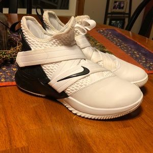 Nike women’s basketball sneakers